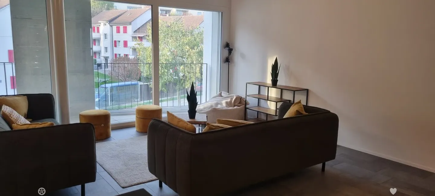 Möbliertes Zimmer mit Bad - Foto 2 von 8