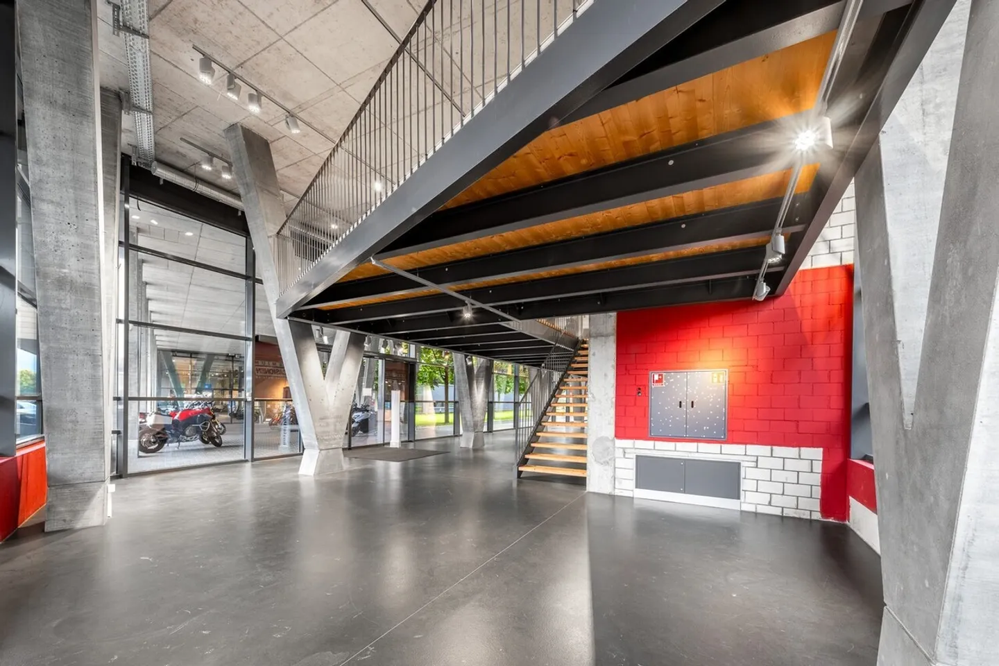 Nouvel emplacement pour vos futures activités commerciales ! - Photo 2 sur 7