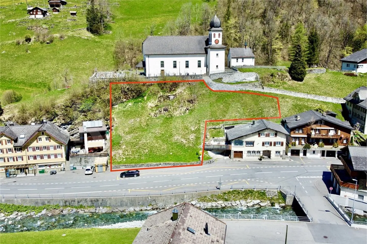 Building land 826 m² with great potential in Unterschächen UR - Photo 1 of 13