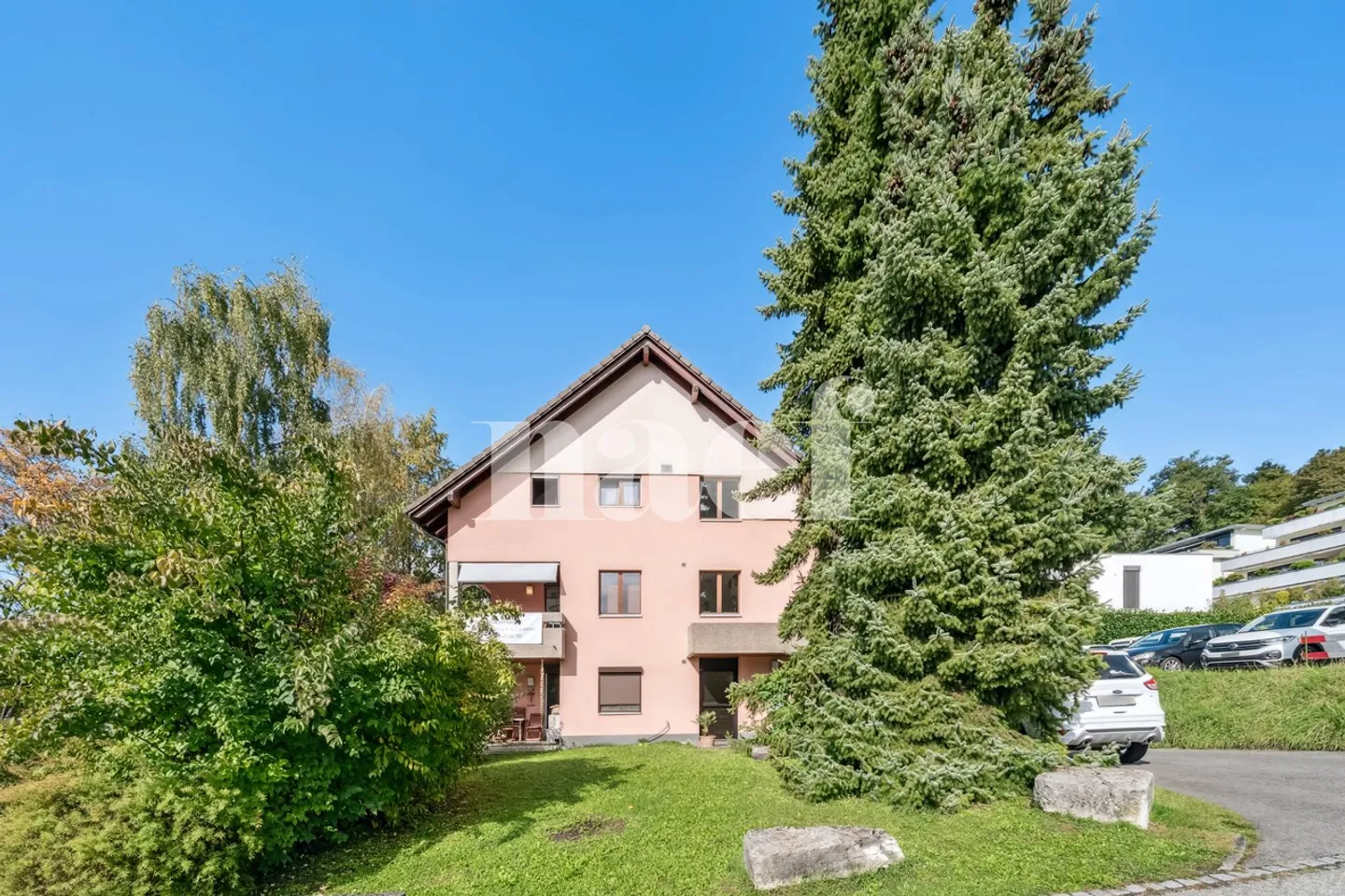 Charming 4.5 room apartment in a quiet location in Gampelen - Photo 9 of 9