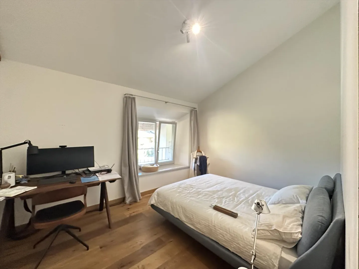 Semi-Detached House 6 Rooms - Photo 12 of 16