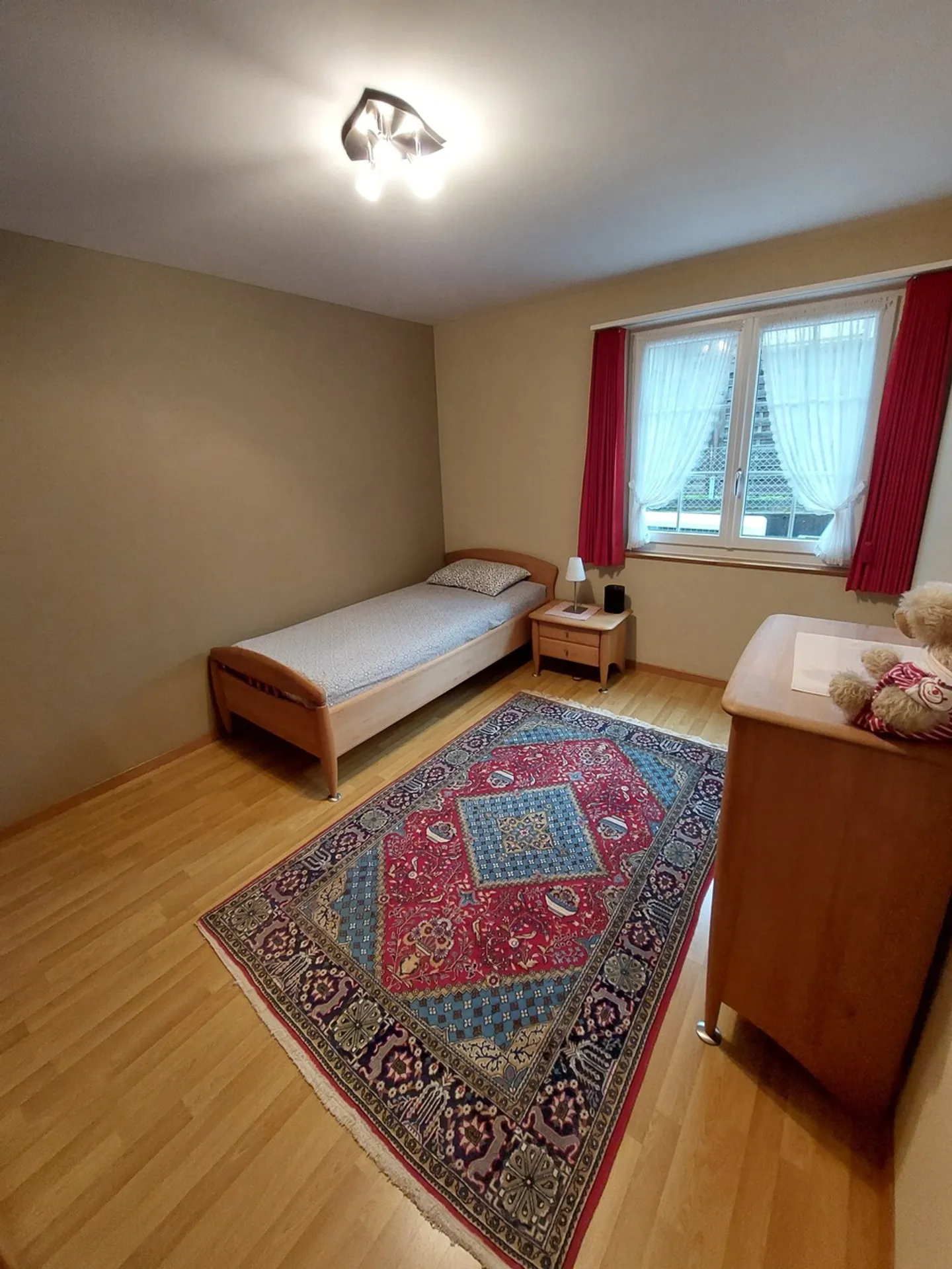 Paradiso familiare: Casa spaziosa con giardino in posizione elevata - Foto 4 di 8