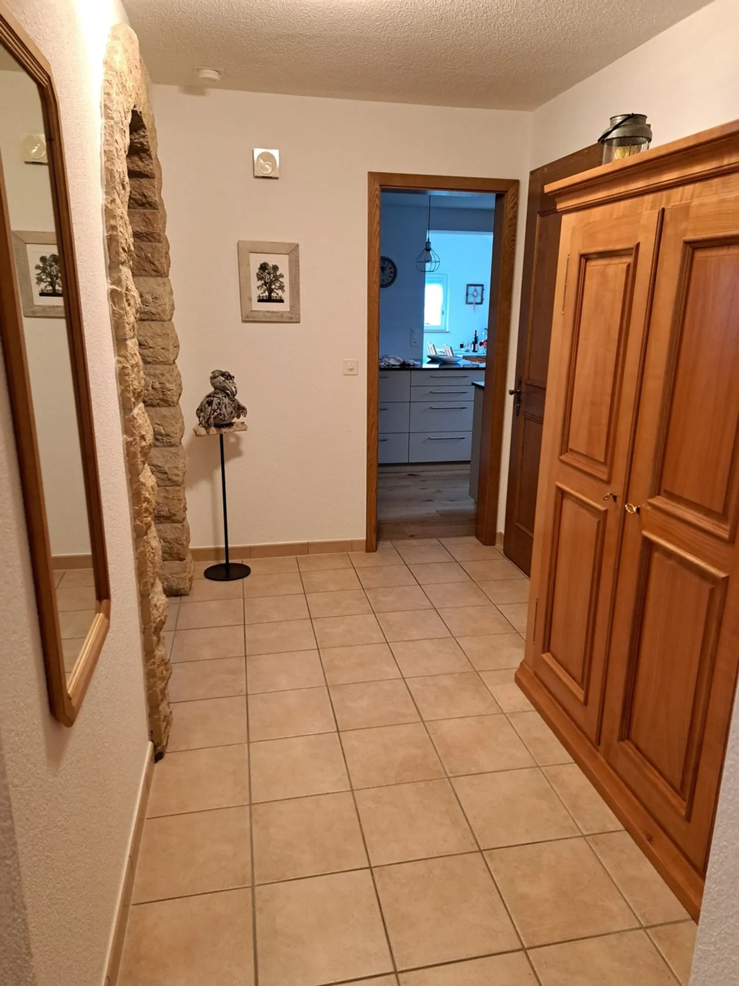 Paradiso familiare: Casa spaziosa con giardino in posizione elevata - Foto 6 di 8