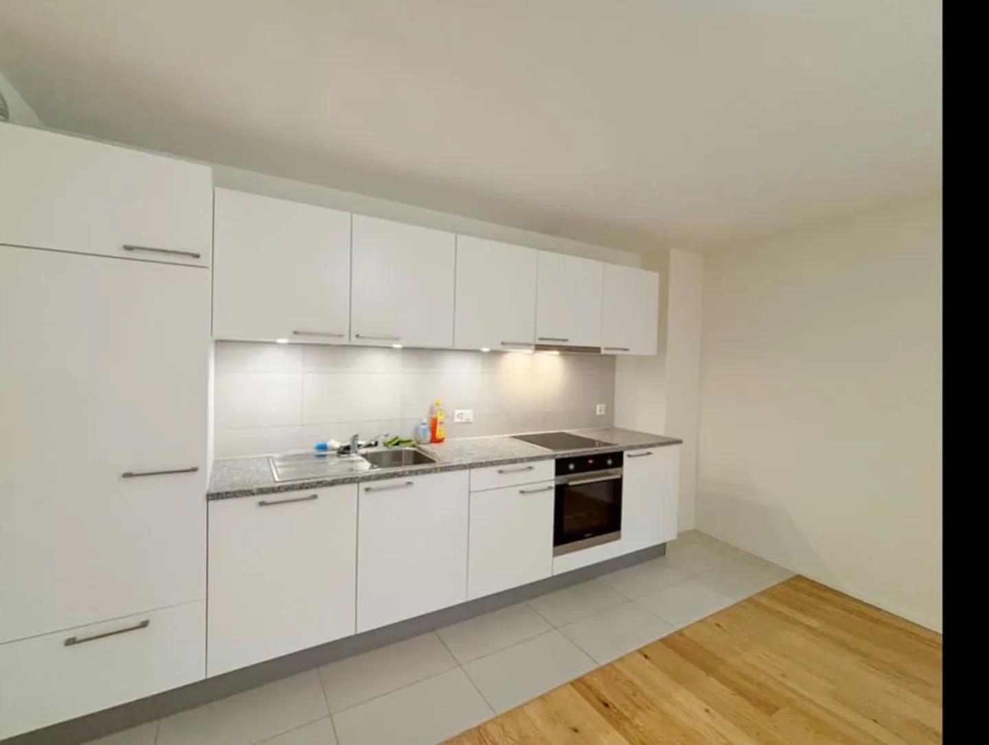 Bel appartement de 2.5p à proche du CHUV à Lausanne - Photo 2 of 10