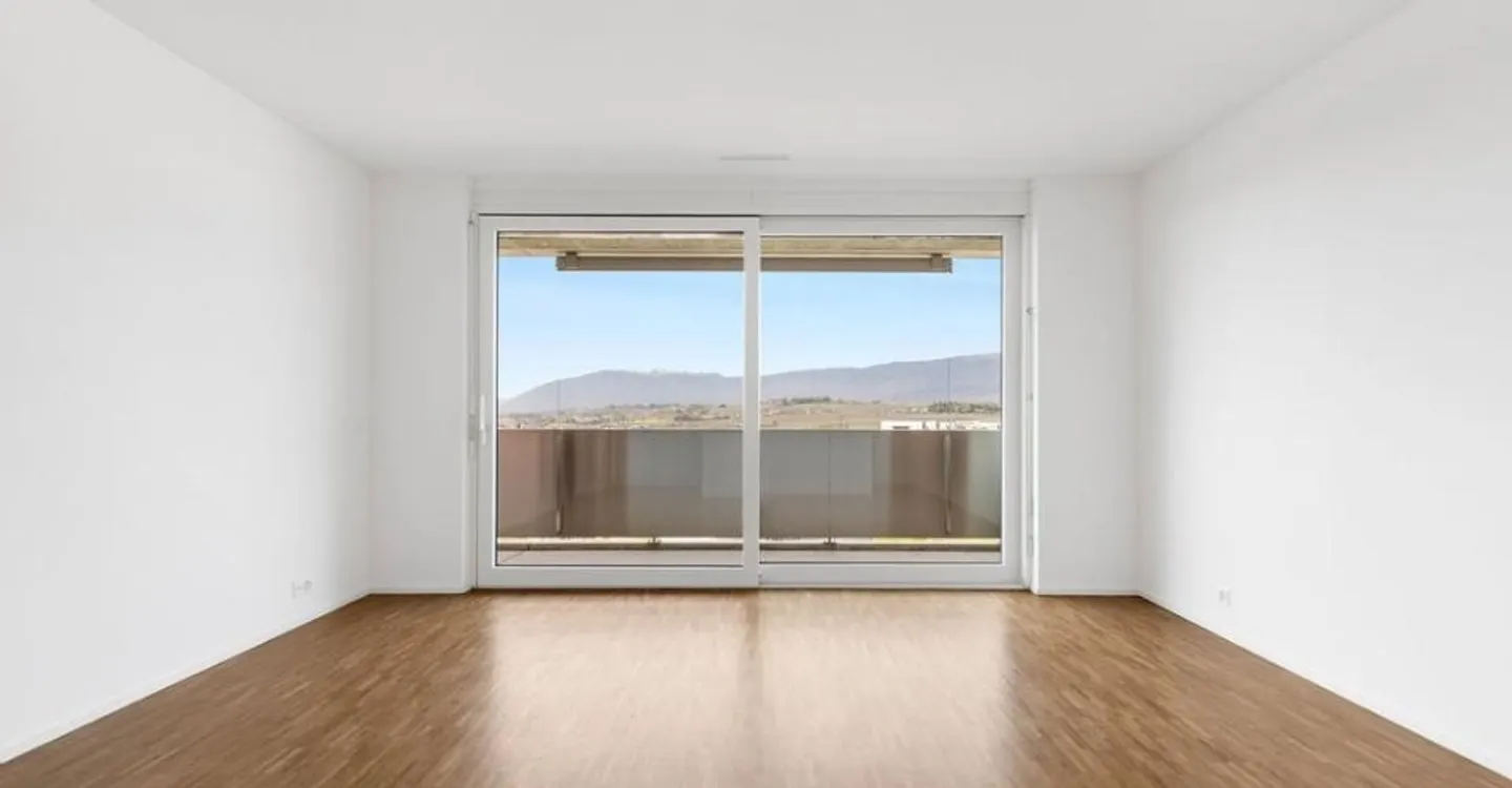 Modern Apartment in Eco-District - Photo 3 of 11