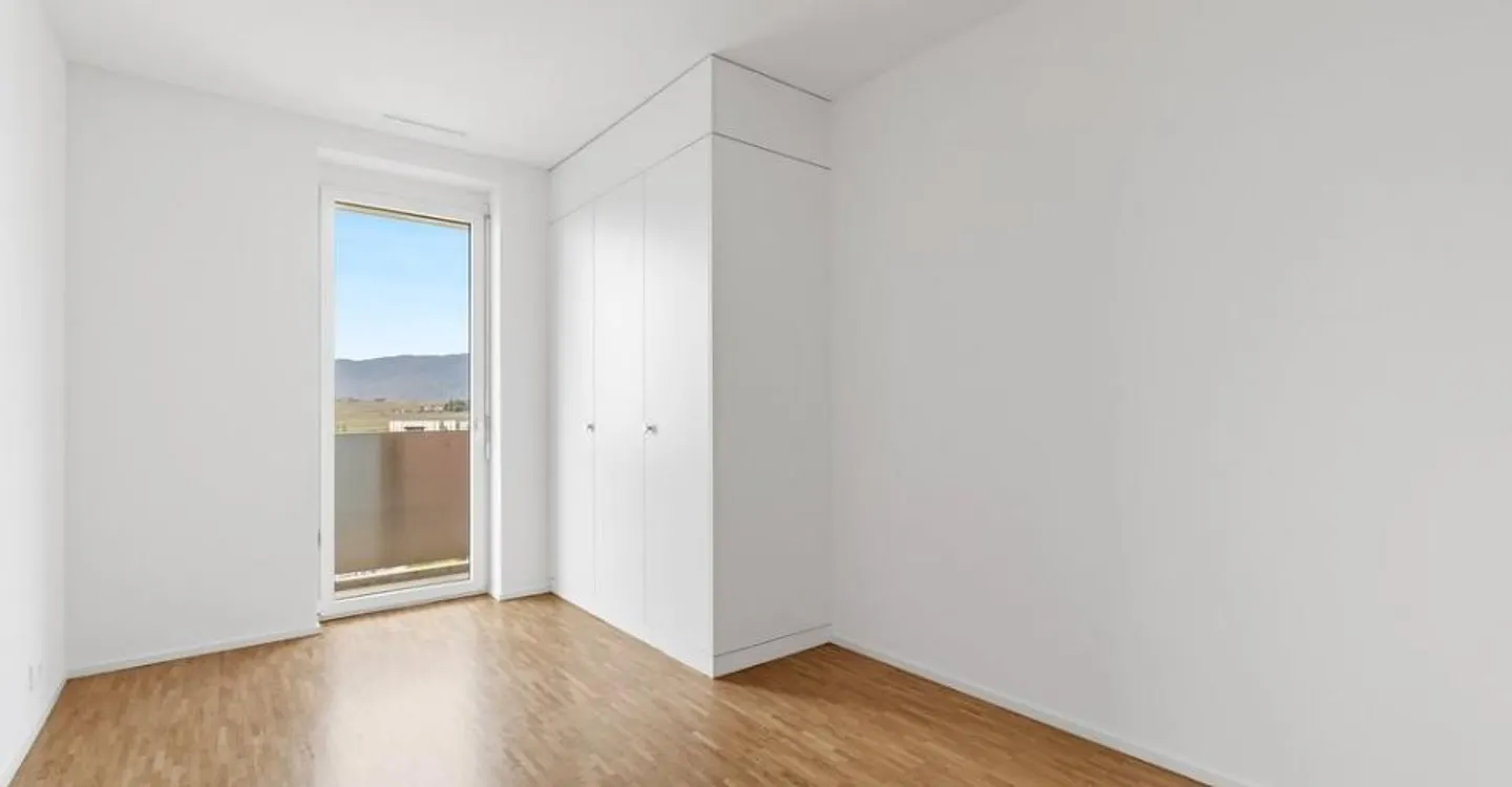 Modern Apartment in Eco-District - Photo 4 of 11