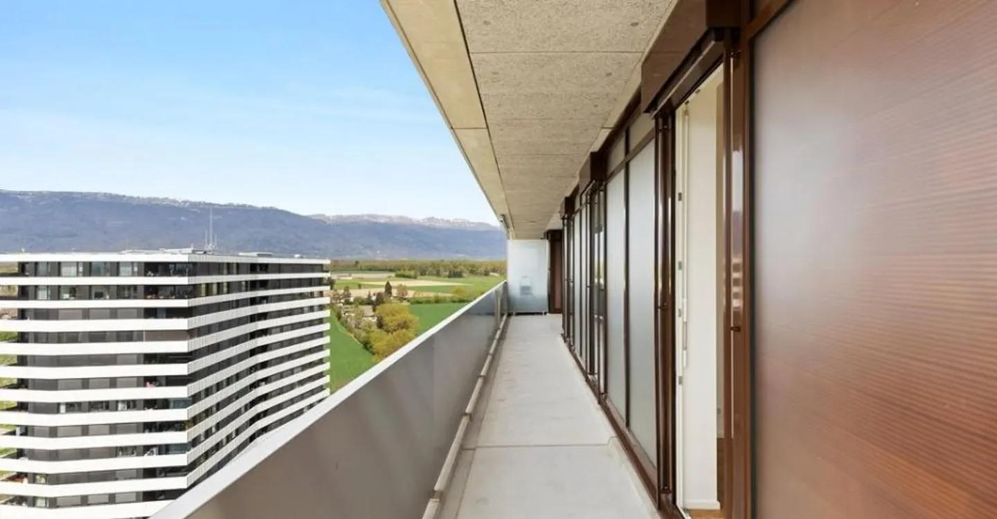 Modern Apartment in Eco-District - Photo 10 of 11