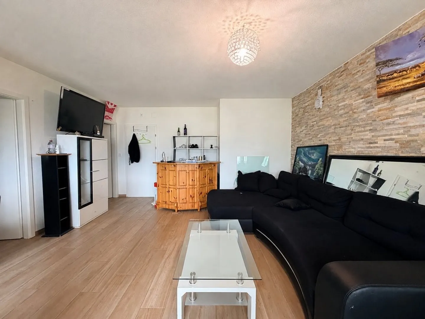 Appartement de deux pièces et demie au 2ème étage - Photo 3 sur 3