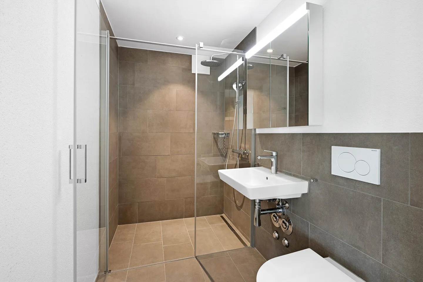 Ambiente abitativo moderno in una posizione desiderabile! - Foto 6 di 13