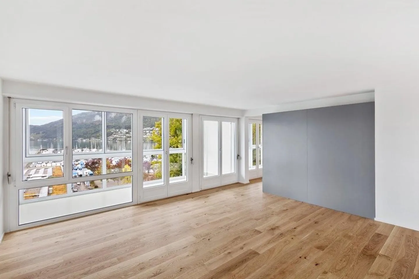 Family apartment with a view of Lake Biel - Photo 2 of 10