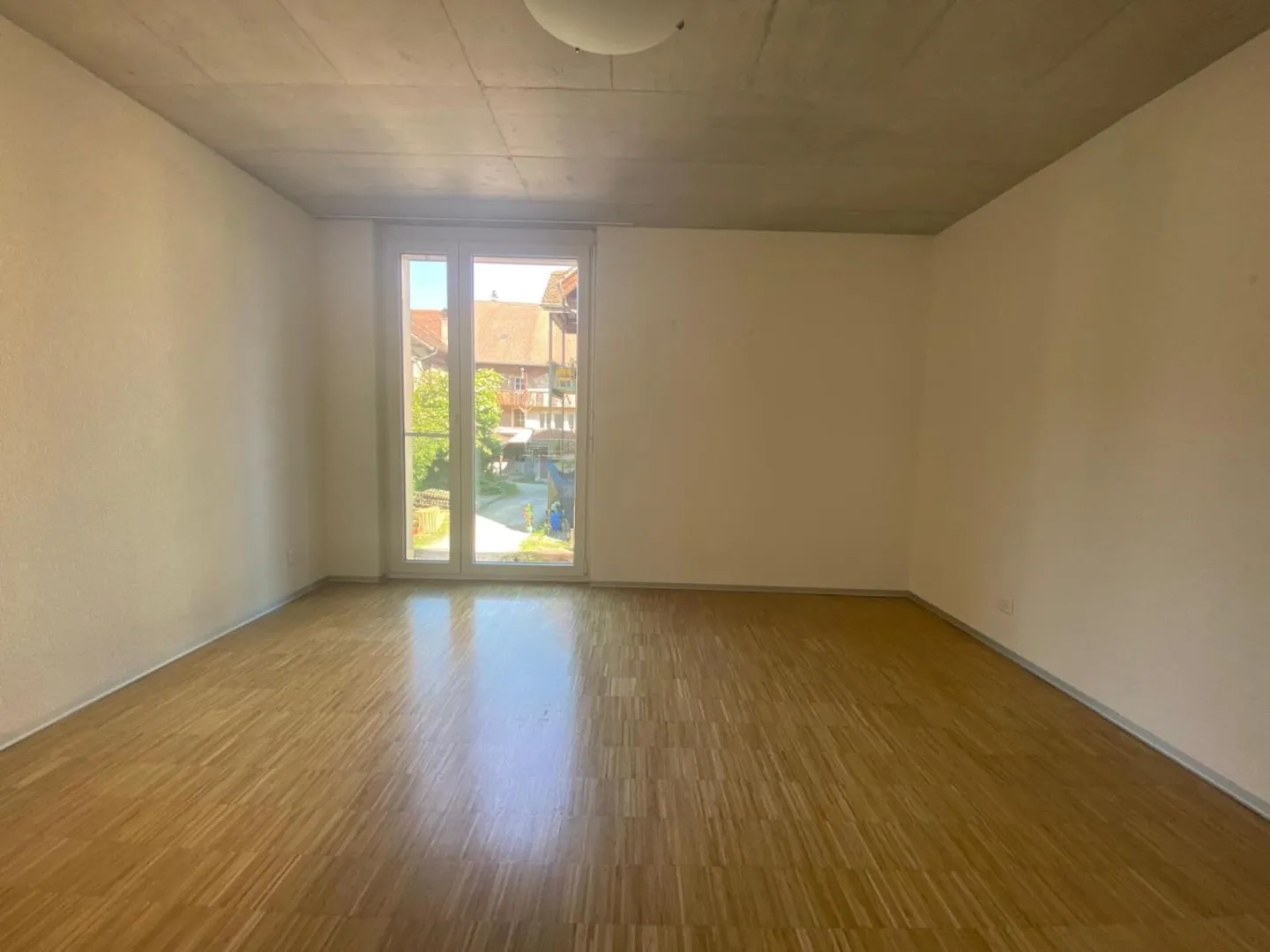 Appartamento con 4,5 stanze e balcone al 1° piano - Foto 8 di 9