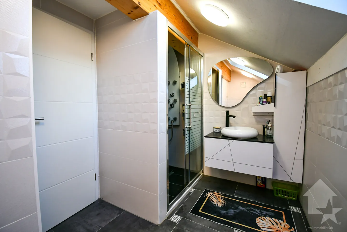 Grande maison familiale avec appartement attenant à Dorénaz - Photo 9 sur 23