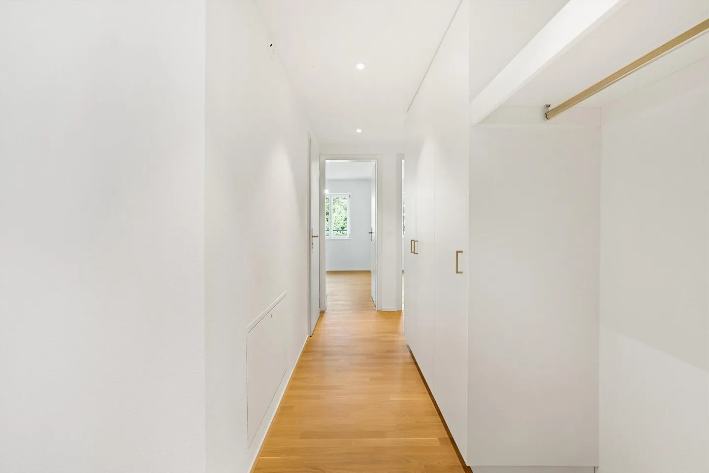 Ambiente abitativo moderno in una posizione desiderabile! - Foto 9 di 13