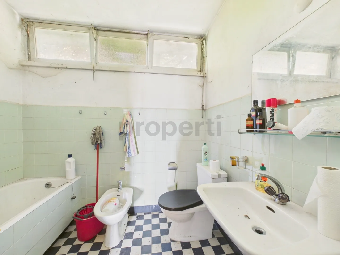 Spacious 9-Room Villa with Lake View, Viganello (or Investment Opportunity for Builders, see Description) - Photo 9 of 13