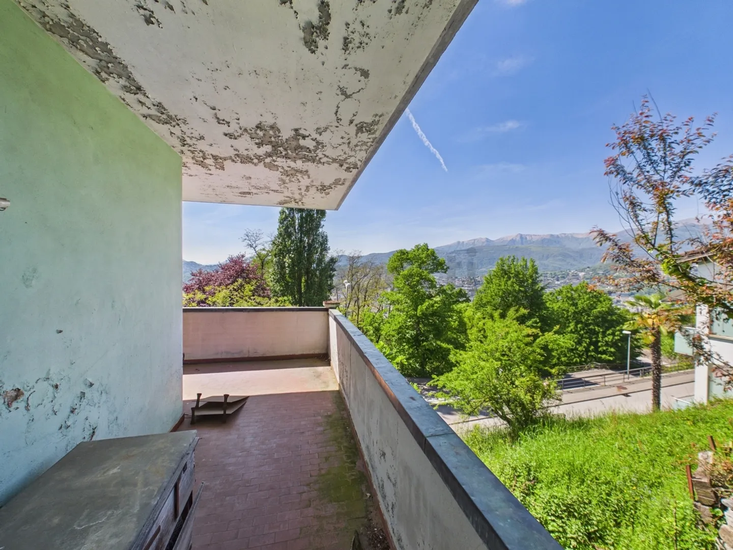 Spacious 9-Room Villa with Lake View, Viganello (or Investment Opportunity for Builders, see Description) - Photo 11 of 13