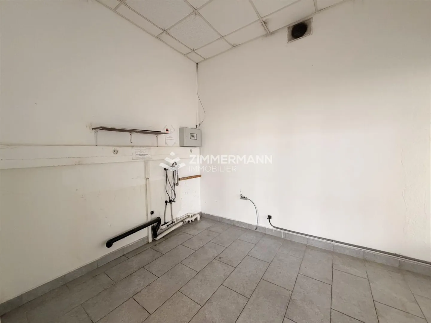 Satigny - Modern offices for rent (332 m²) with 8 parking spaces - Photo 2 of 9