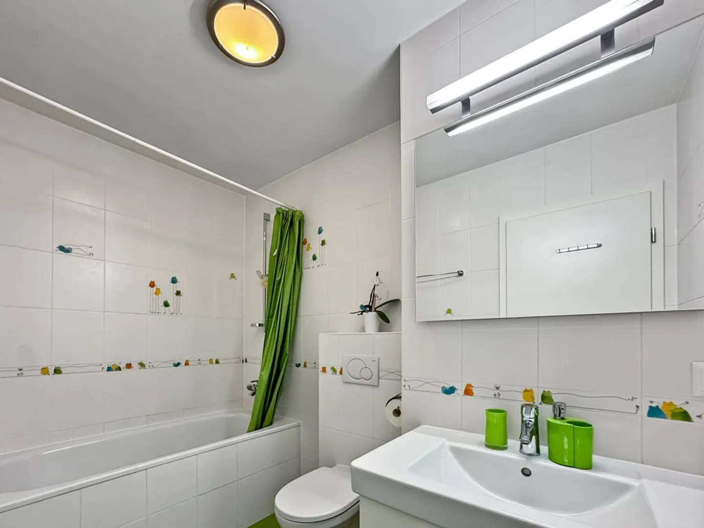 Modern Townhouse - Photo 10 of 17