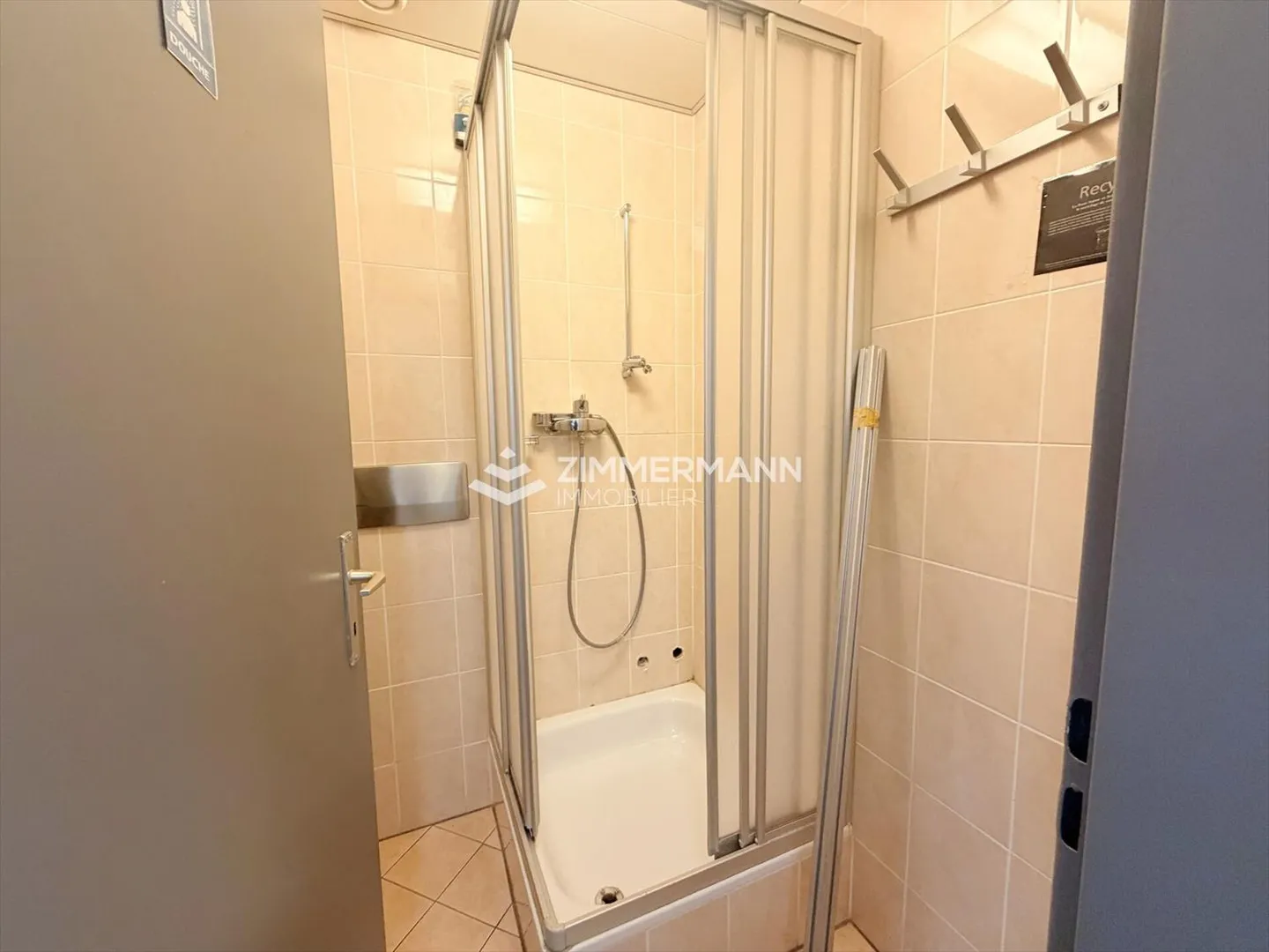 Satigny - Modern offices for rent (332 m²) with 8 parking spaces - Photo 9 of 9