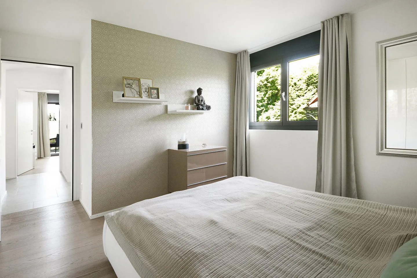 Elegant 3.5-room condominium with additional living space - Photo 12 of 17