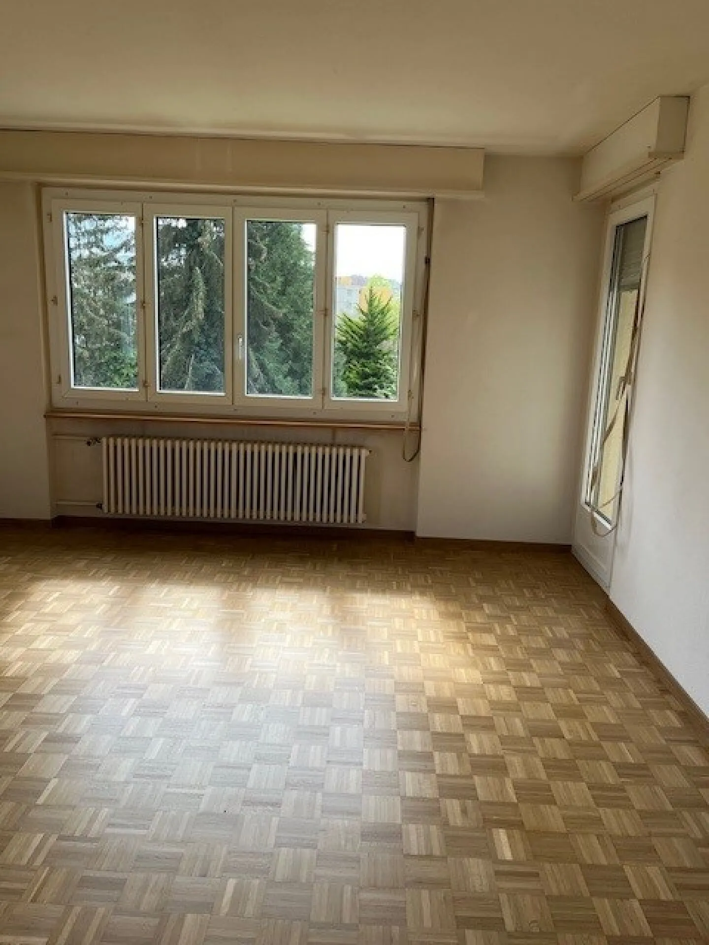 Il tuo nuovo appartamento in una posizione eccellente - con balcone e stanze luminose per il tuo comfort. - Foto 8 di 12