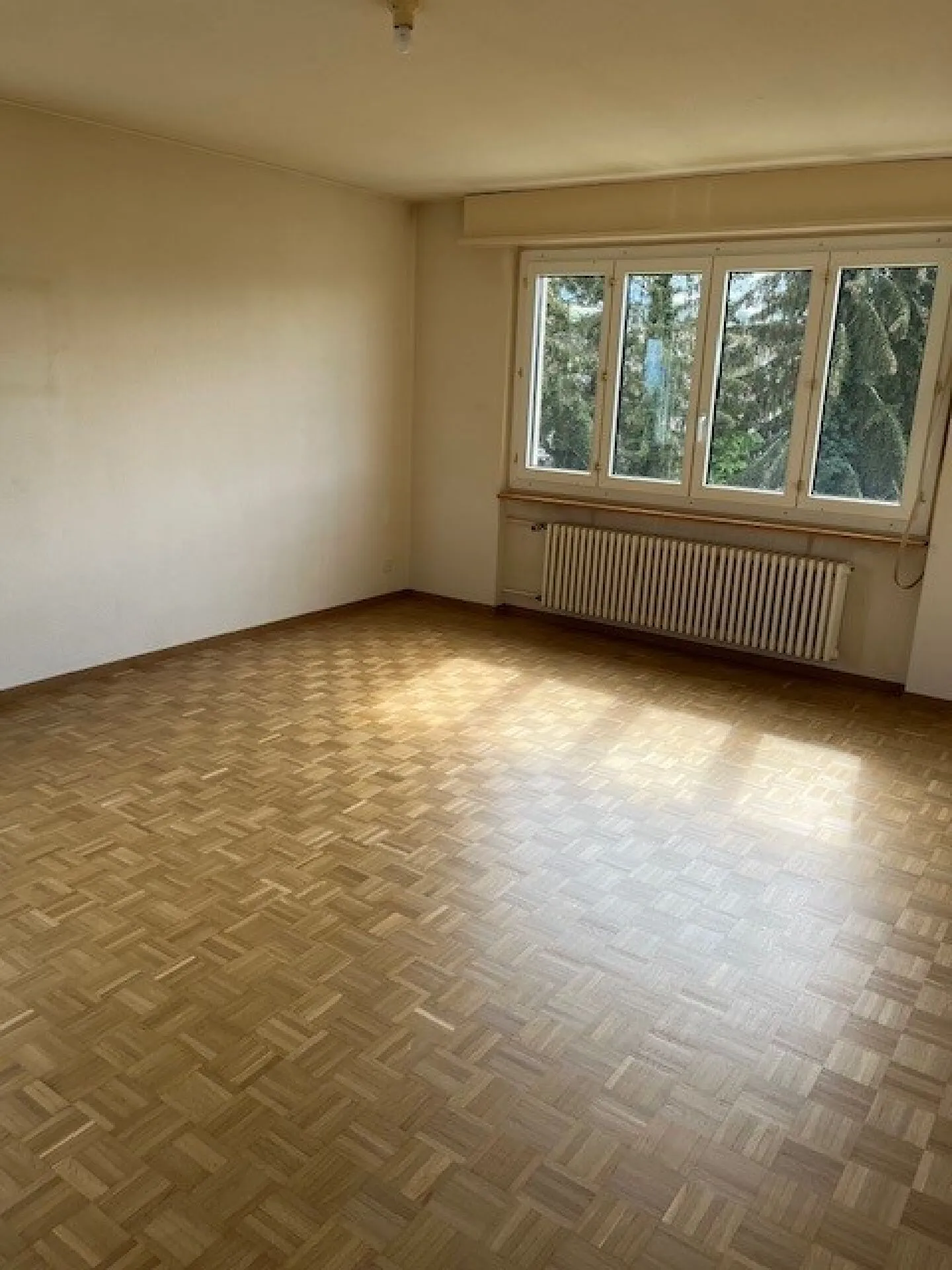 Il tuo nuovo appartamento in una posizione eccellente - con balcone e stanze luminose per il tuo comfort. - Foto 5 di 12