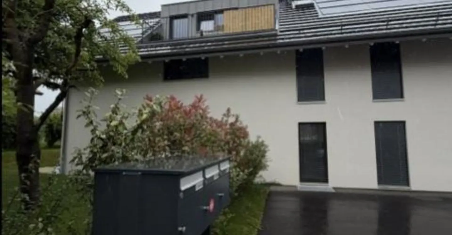 2.5 ROOM APARTMENT + PARKING SPACE - MODERN AND BRIGHT - Photo 2 of 12