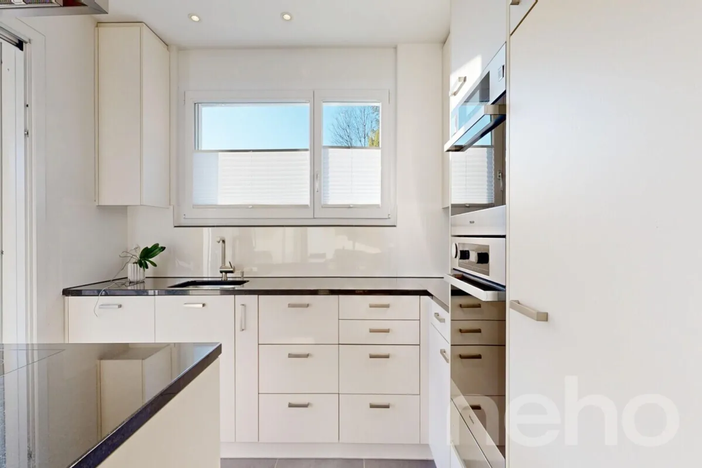 Moderno appartamento con terrazza di 4,5 stanze con vista mozzafiato - Foto 3 di 12