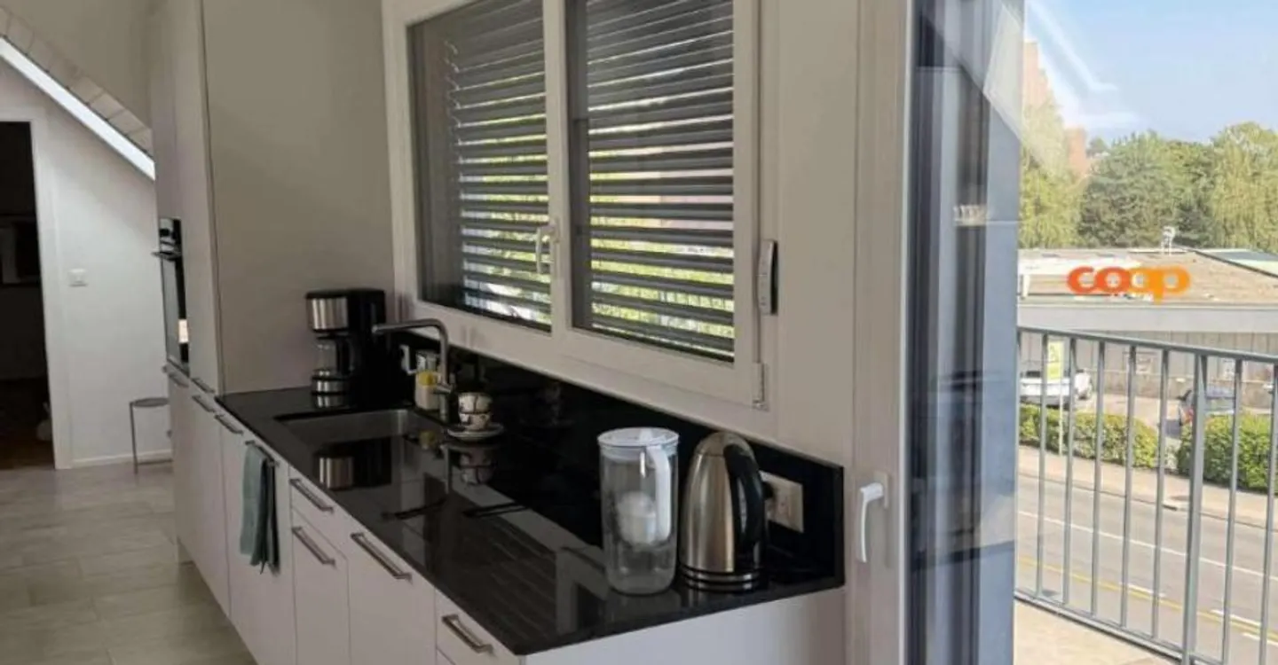 2.5 ROOM APARTMENT + PARKING SPACE - MODERN AND BRIGHT - Photo 3 of 12