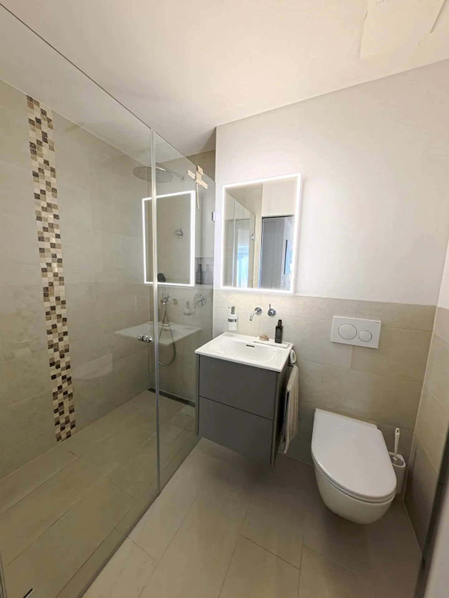 Appartement de jardin moderne 3.5 pièces dans un nouveau bâtiment avec grand espace de détente couvert - Photo 8 sur 12