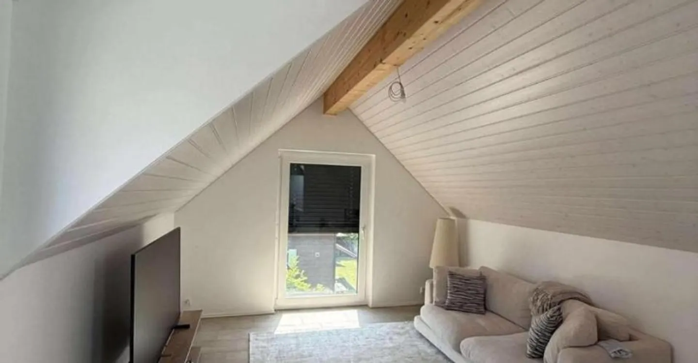 2.5 ROOM APARTMENT + PARKING SPACE - MODERN AND BRIGHT - Photo 6 of 12