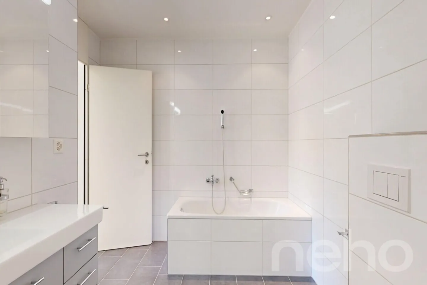 Moderno appartamento con terrazza di 4,5 stanze con vista mozzafiato - Foto 9 di 12