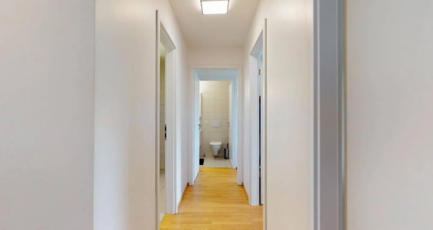 Luminoso appartamento di 4.5 locali con ampia loggia nel centro di Nyon - Foto 6 di 10