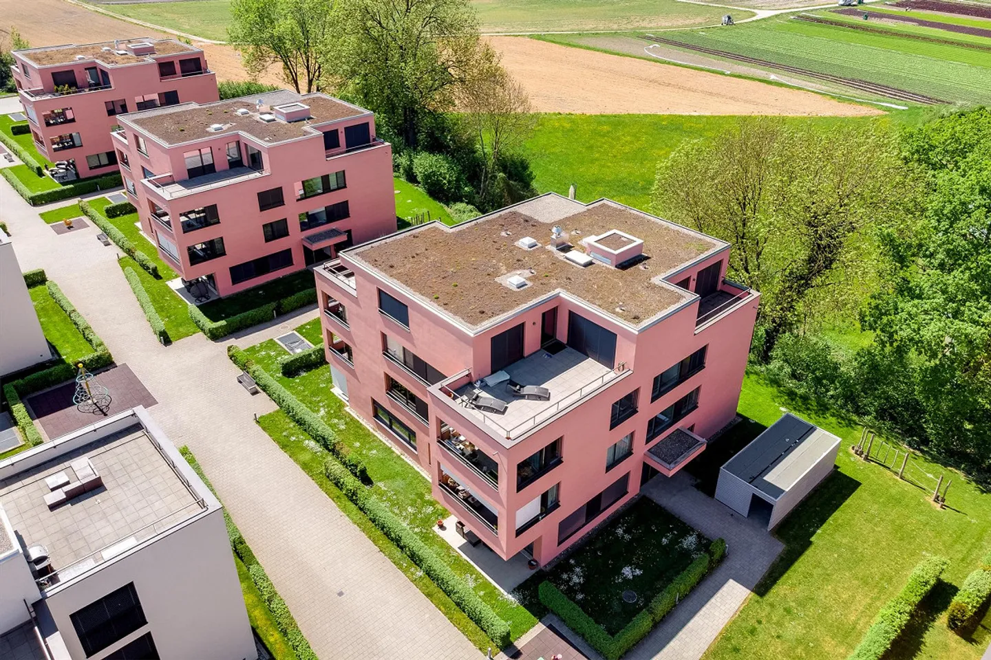 Where Space Meets Style - Your 4.5-Room Ground Floor Oasis in Mellingen! - Photo 2 of 13