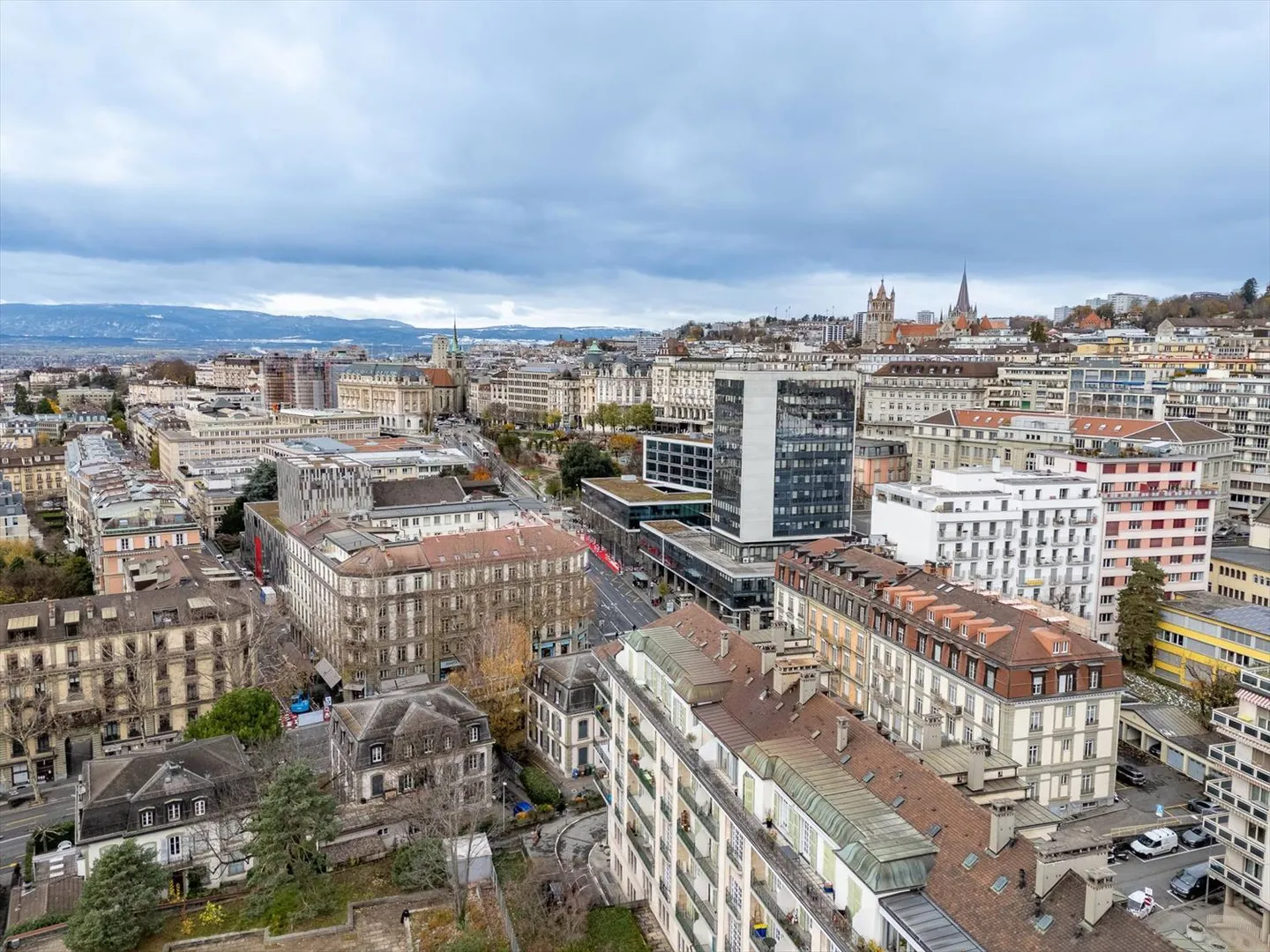 Superficie di uffici di 138 m2 in mansarda in un edificio di carattere - Foto 2 di 7