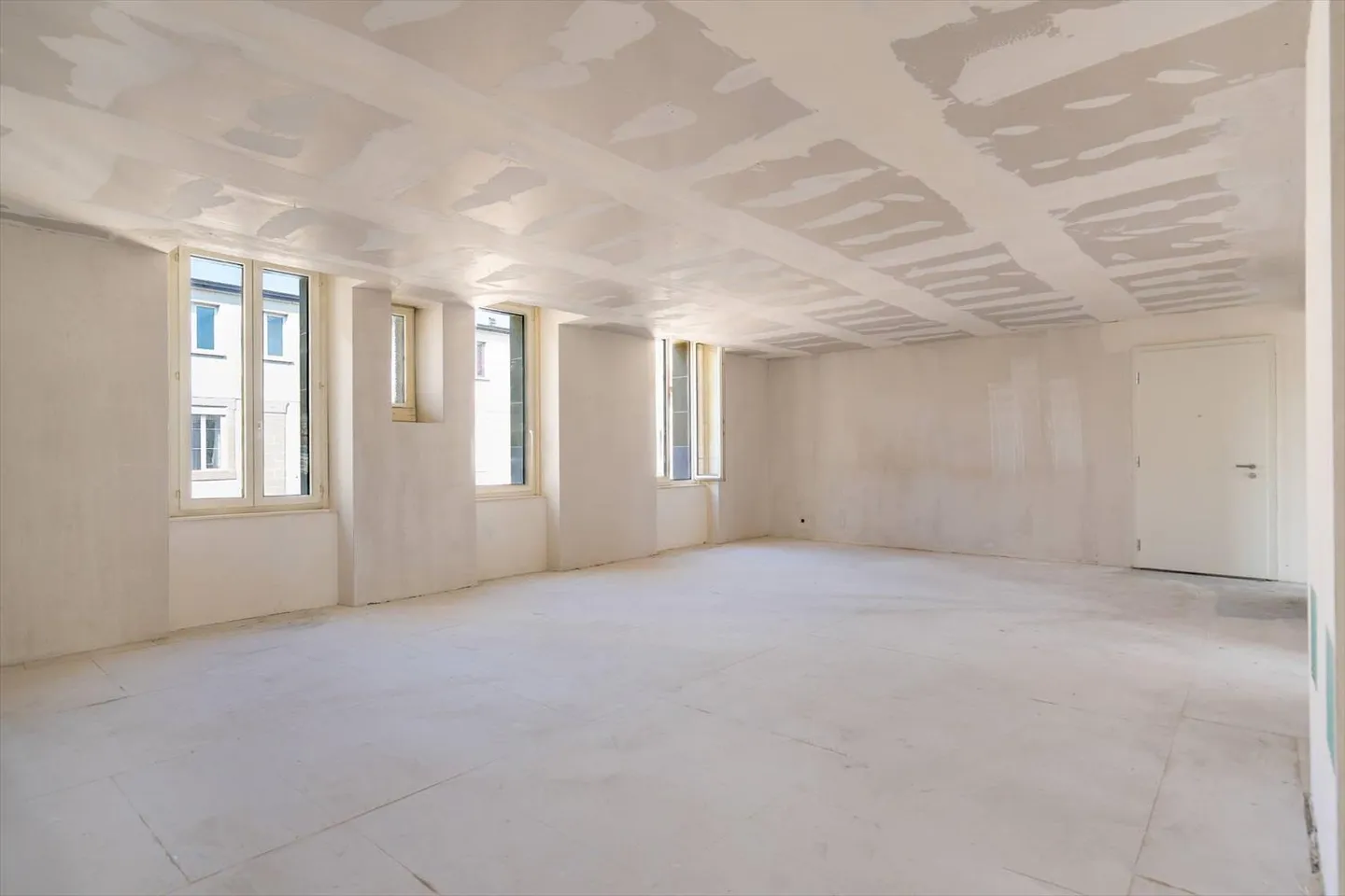 Superficie di uffici di 138 m2 in mansarda in un edificio di carattere - Foto 5 di 7