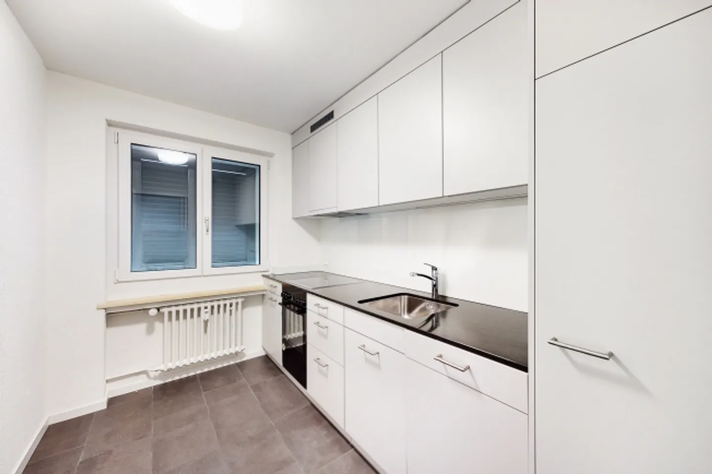 Apartment for rent - Photo 3 of 8