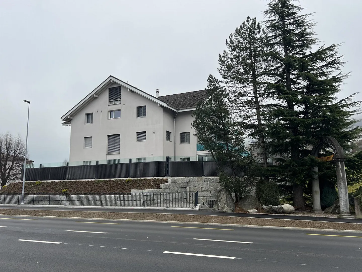 Appartamento 4.5 stanze con area giardino - Foto 1 di 18