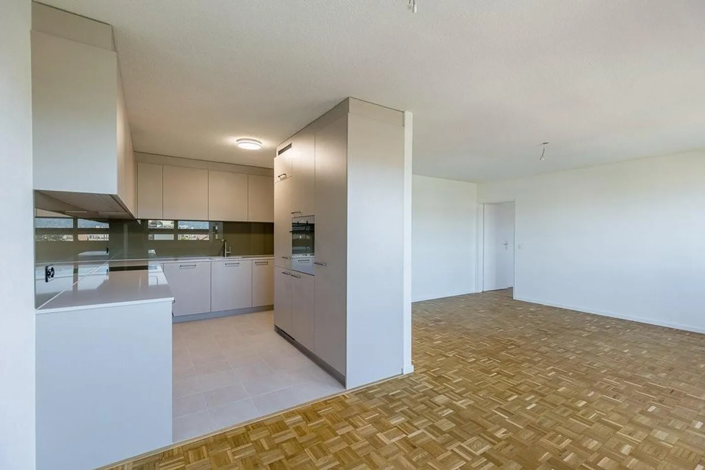 MIETEN OHNE KAUTION Neu sanierte und zentral gelegene Wohnung! - Foto 2 von 9