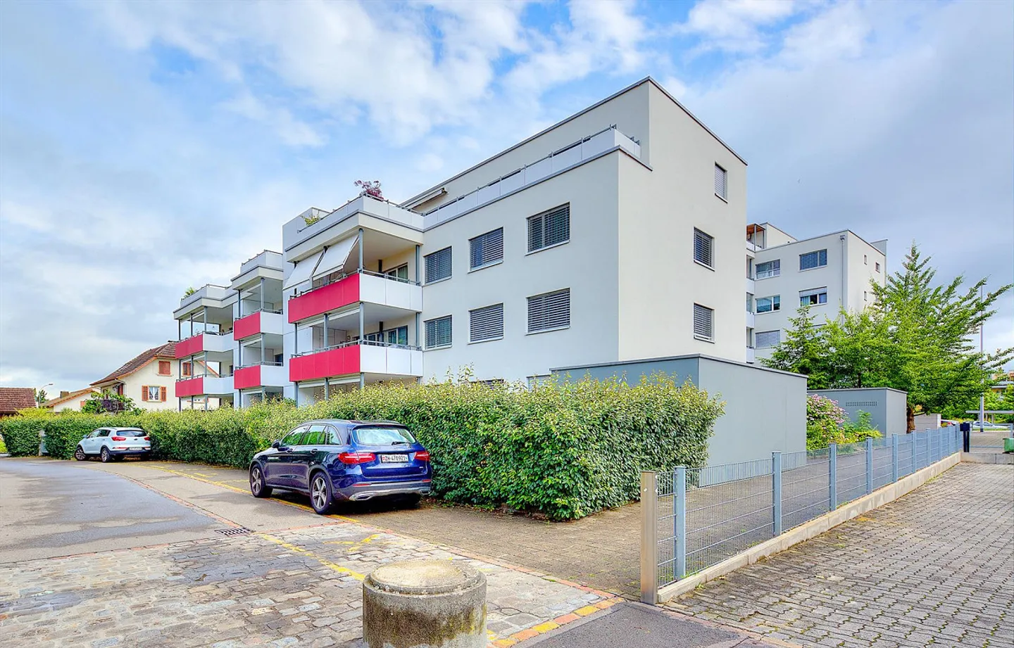 Vous cherchez un endroit pour votre voiture ? - Photo 1 sur 1