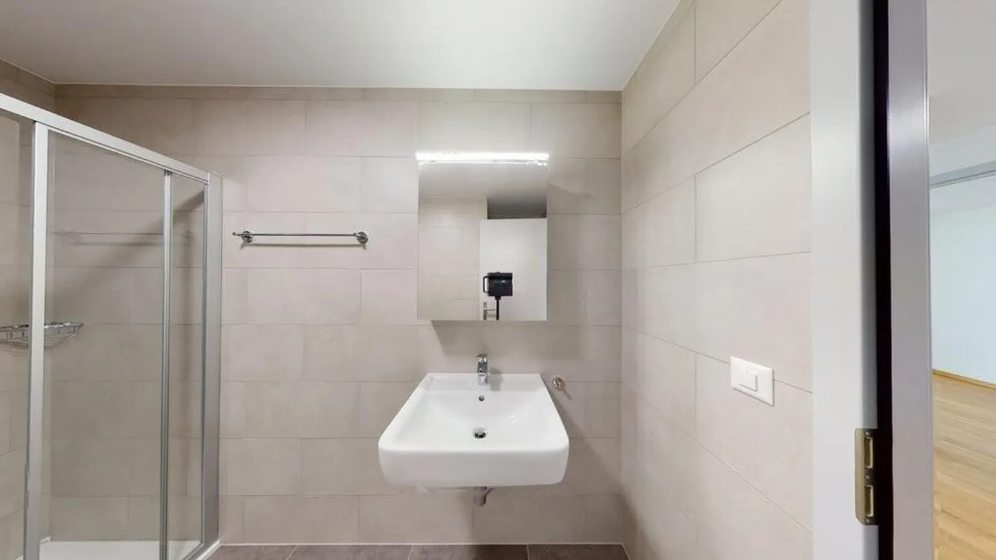 Are you looking for a modern apartment close to the CFF train station? - Photo 7 of 12