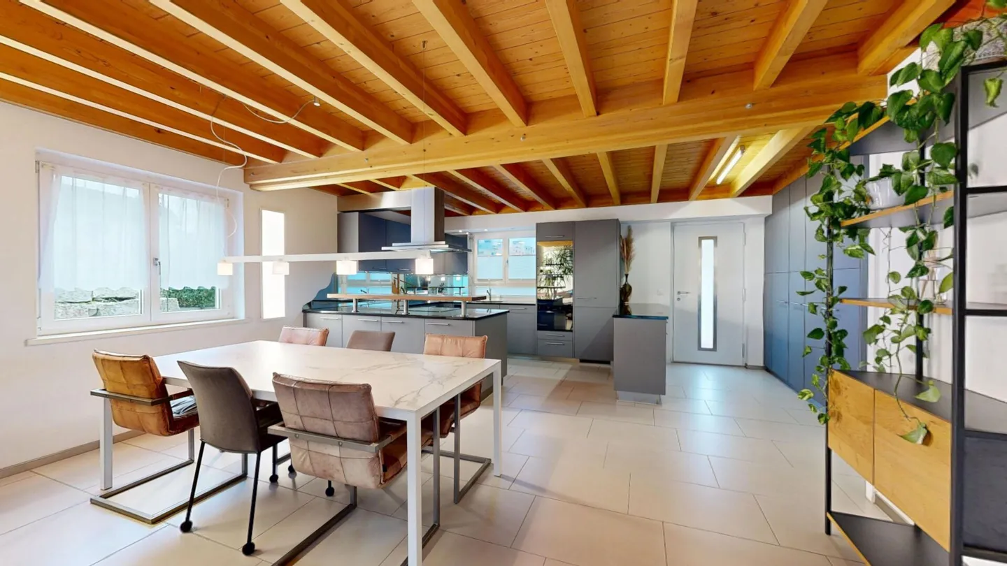 Modernes und energieeffizientes Doppeleinfamilienhaus in Regensdorf - Foto 4 von 17