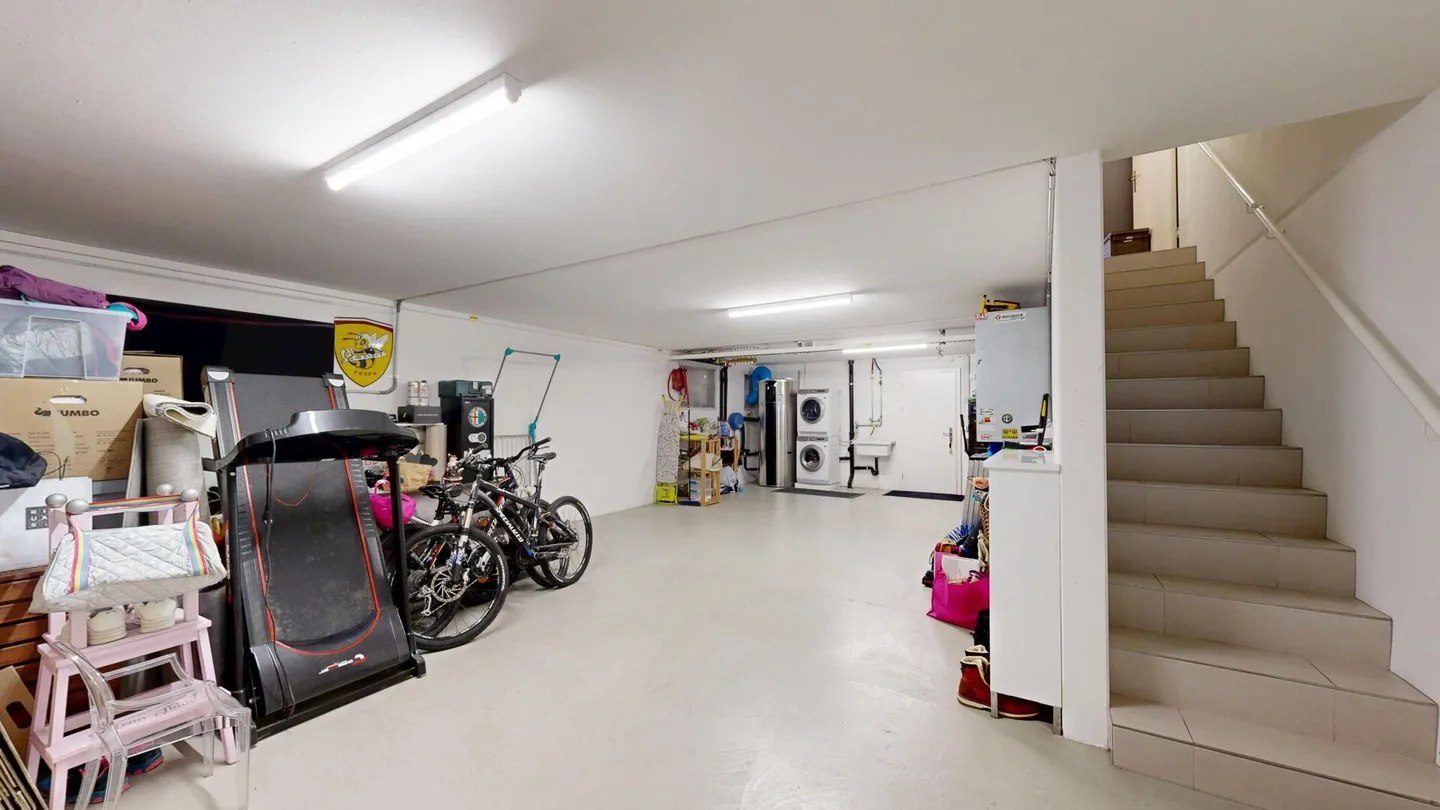 Modernes und energieeffizientes Doppeleinfamilienhaus in Regensdorf - Foto 12 von 17