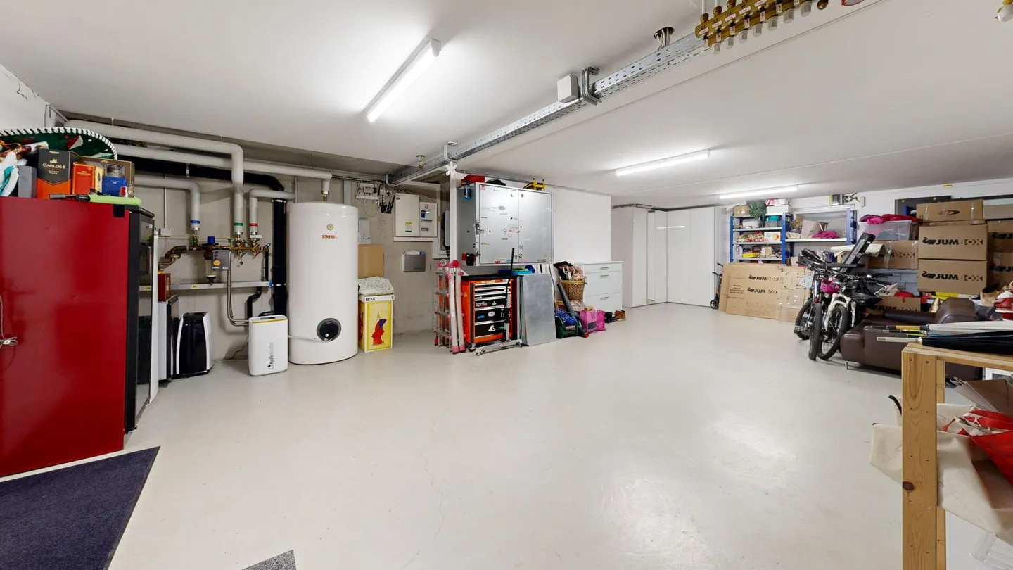 Modernes und energieeffizientes Doppeleinfamilienhaus in Regensdorf - Foto 14 von 17