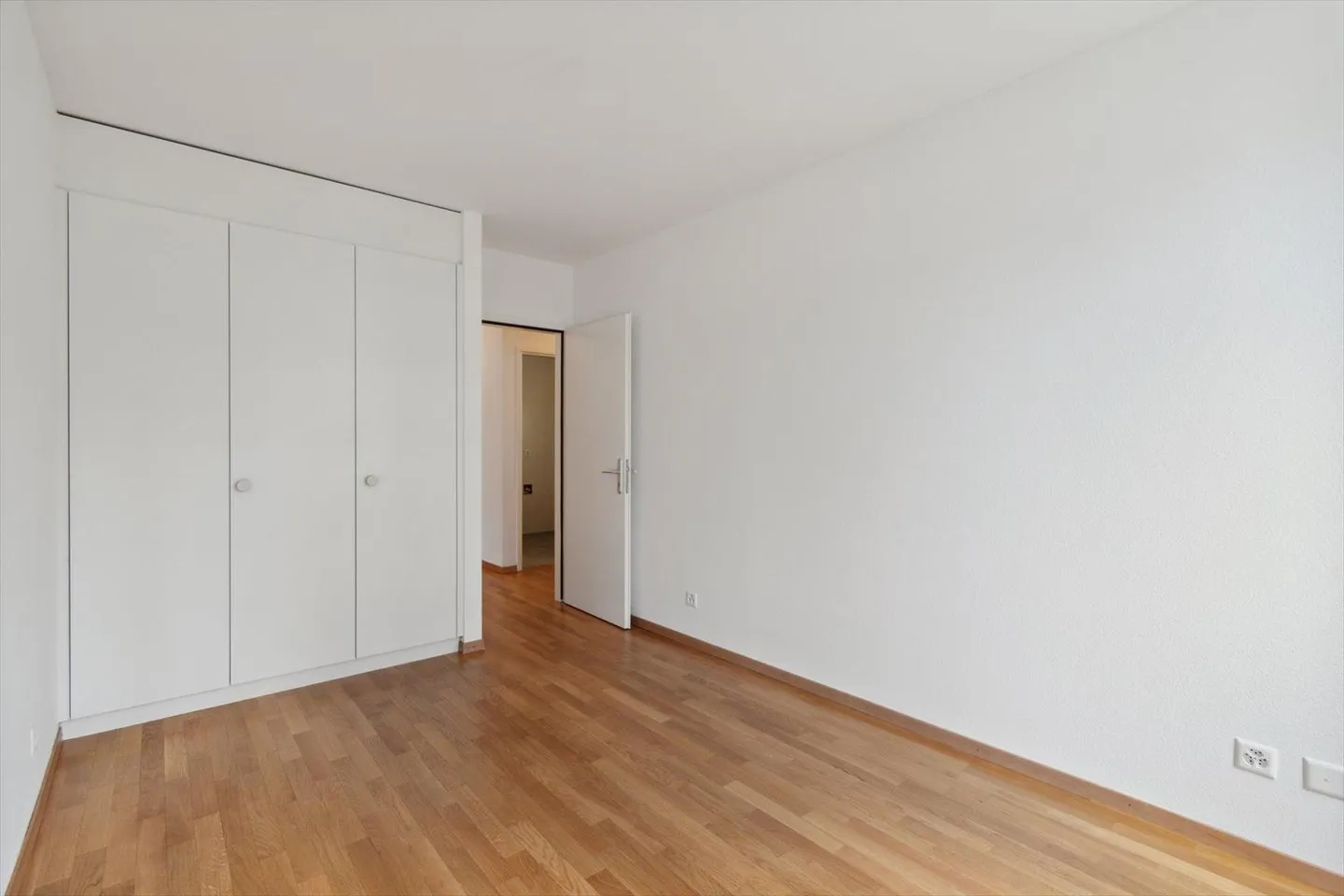 Helle 6-Zimmer-Wohnung mit großer Terrasse - Foto 7 von 10