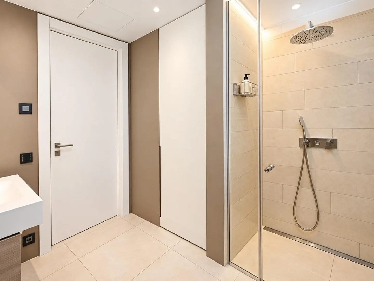 Appartement moderne avec 2 terrasses - 100 m du lac de Lugano - Photo 19 sur 22