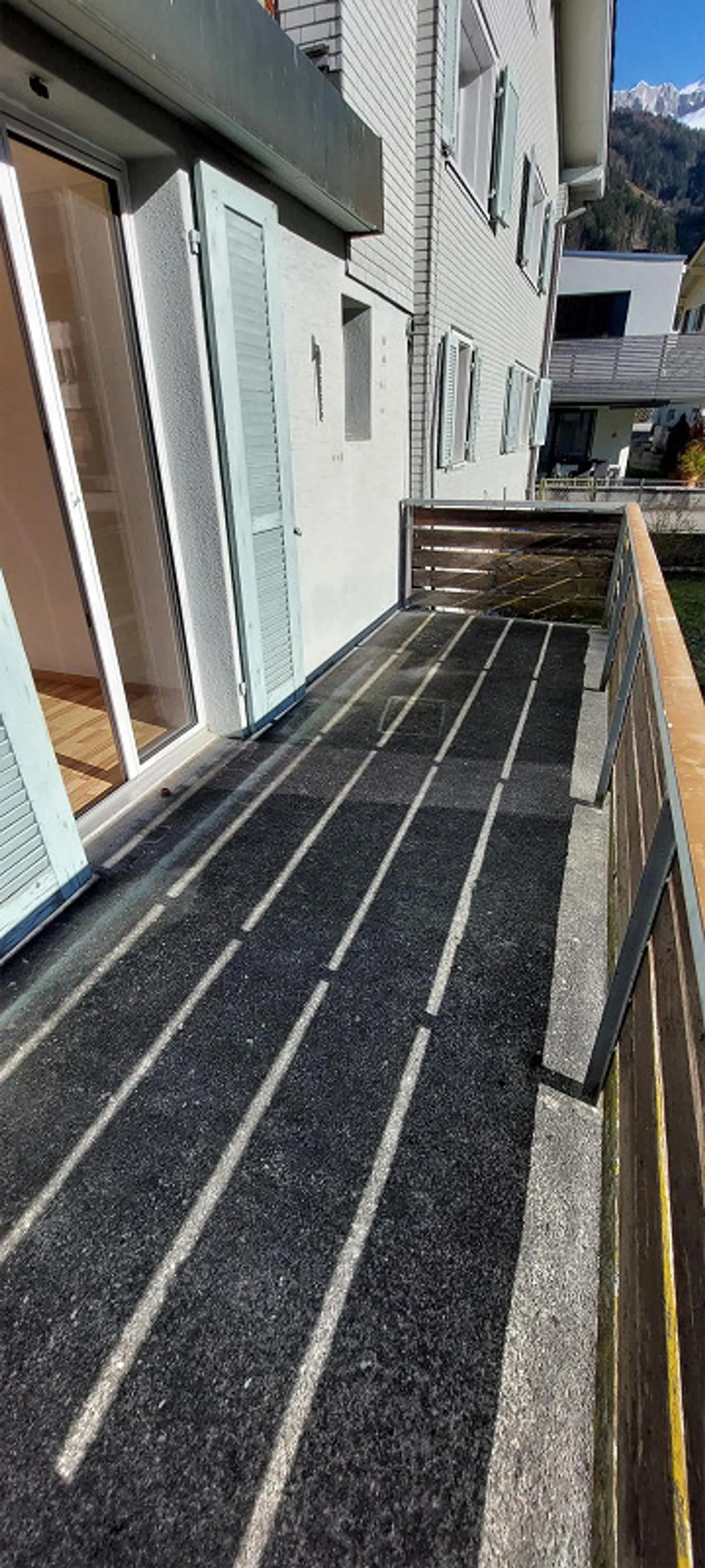 Appartamento conveniente in un vecchio edificio - Foto 4 di 9