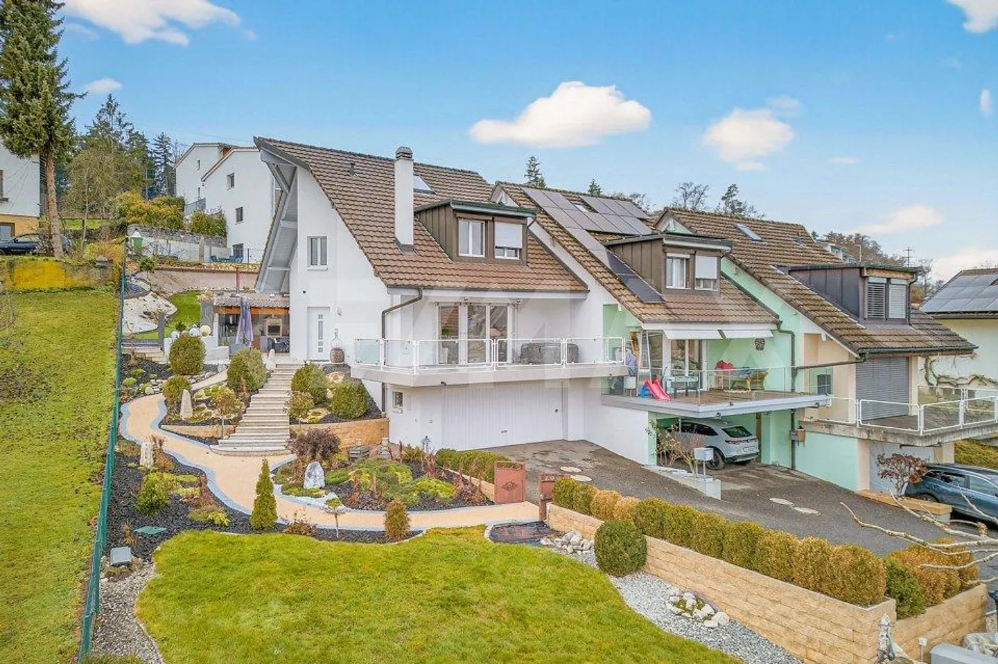 In una zona residenziale: bella villa familiare 4,5 stanze - Foto 2 di 13