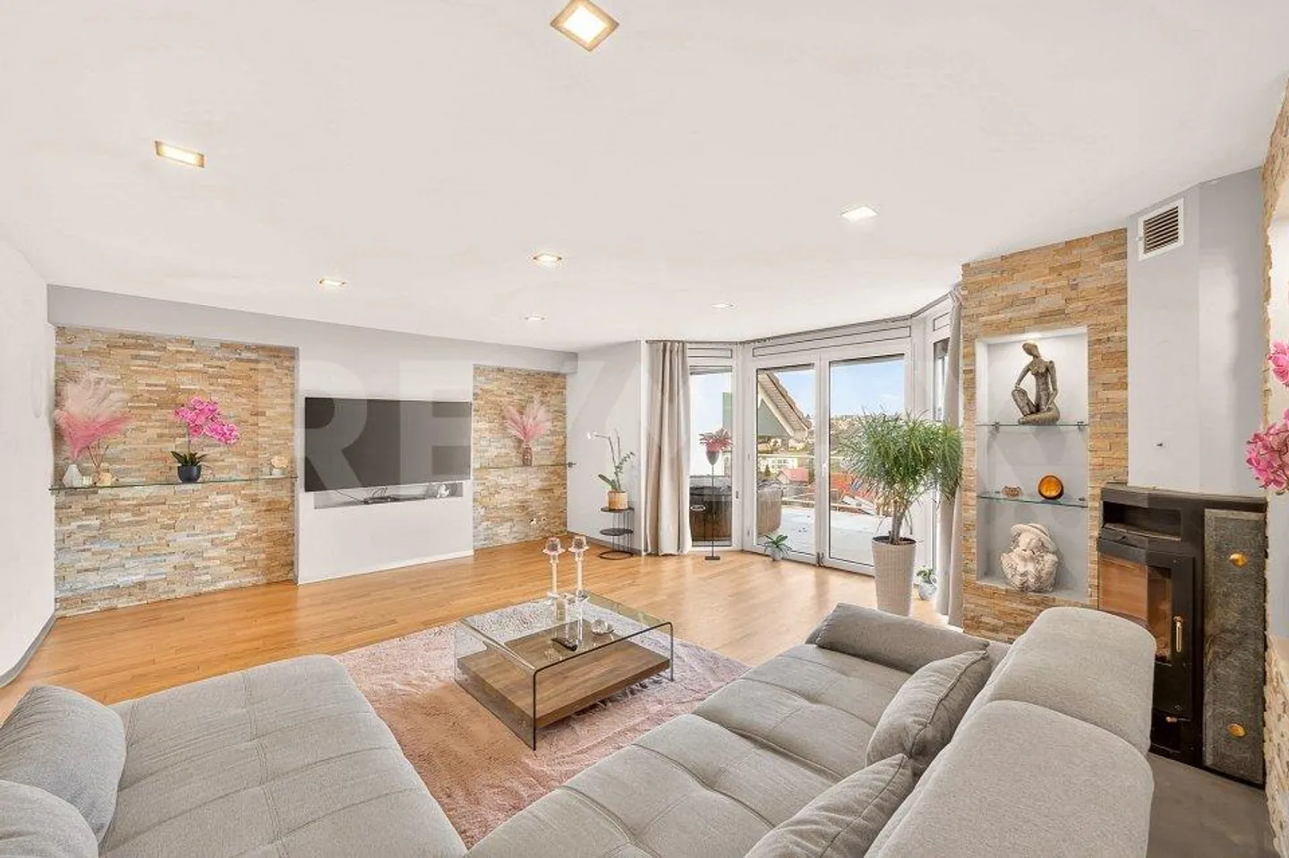 In una zona residenziale: bella villa familiare 4,5 stanze - Foto 4 di 13