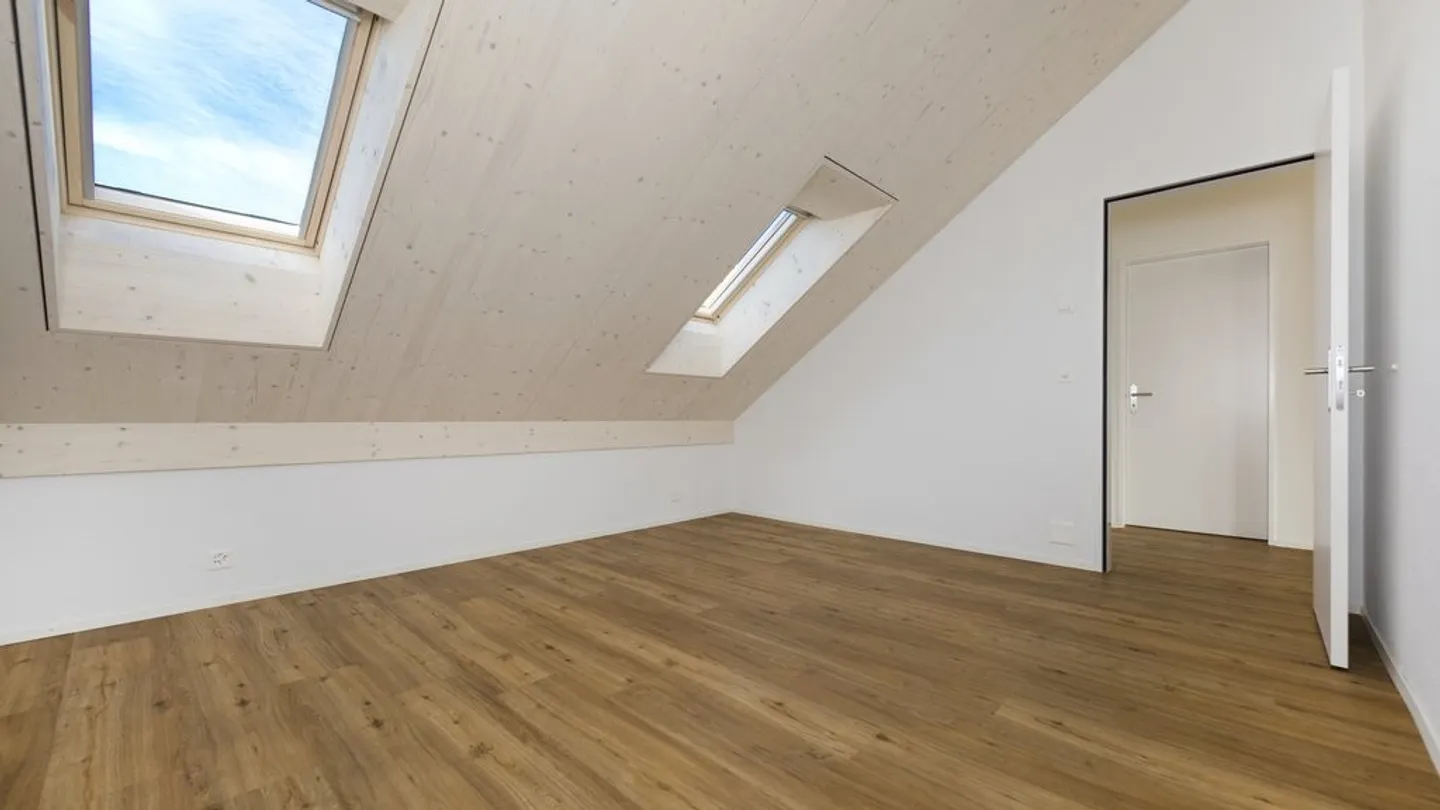 Bright 4.5 Room Penthouse - Photo 6 of 12