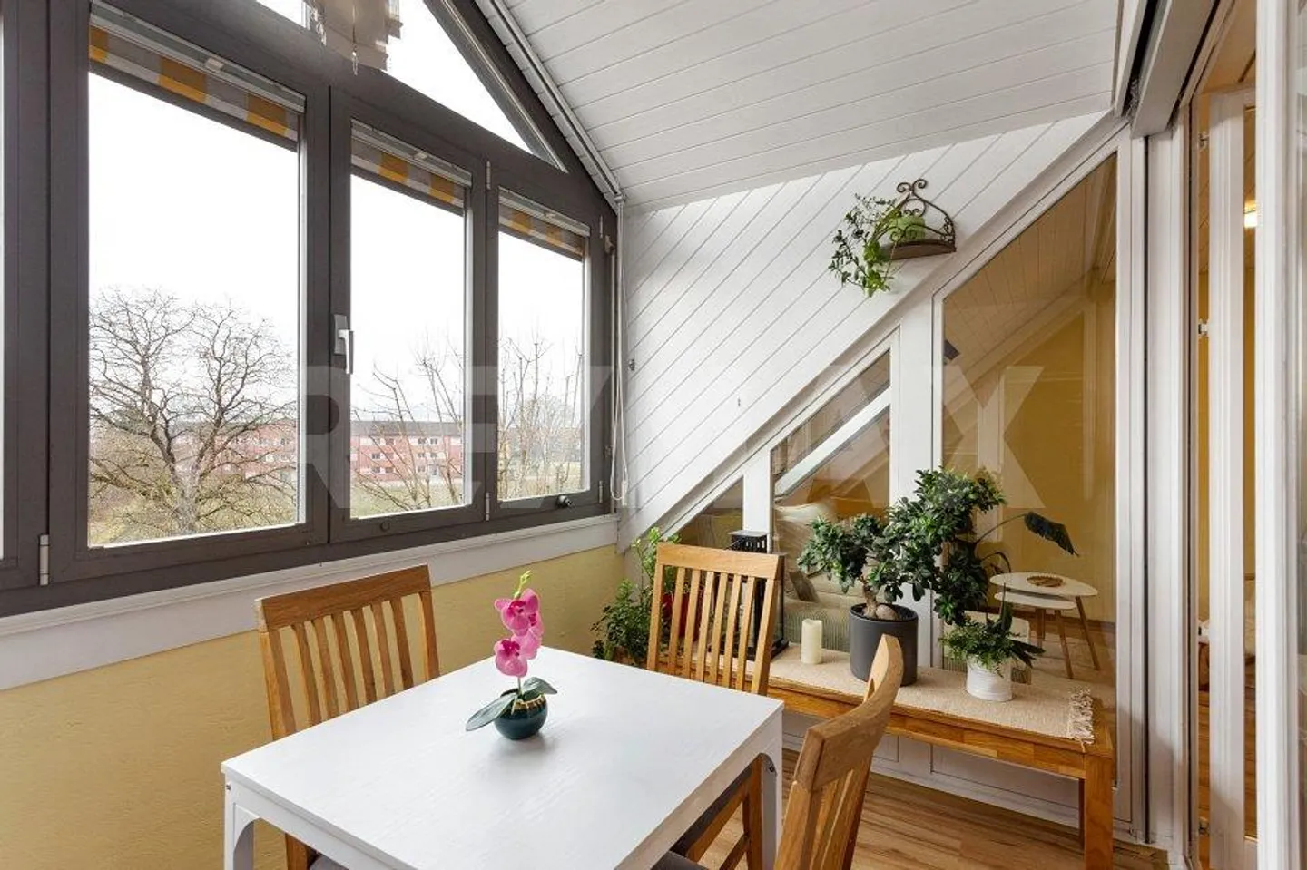 Appartement en duplex spacieux de 5,5 pièces avec loggia - Photo 3 sur 13